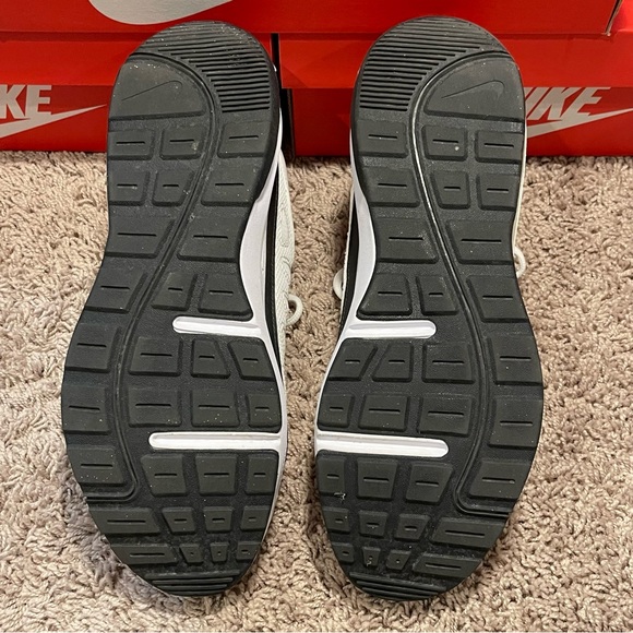 EUC Nike Air Max AP - Picture 14 of 16